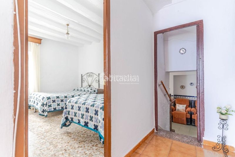 Foto 1b93b0e6-647b-4270-a27f-e9a66dc2e154. Casa aparellada a Guájares (Los)