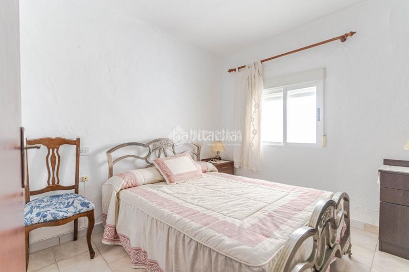 Foto 29793f27-a6c1-43e0-a646-21bd91cd8990. Casa aparellada a Guájares (Los)