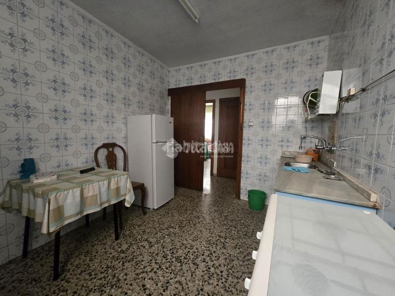 Foto 42581cbc-11a1-497e-9097-c3d999d83c8c. Piso  en venta en Lanjarón