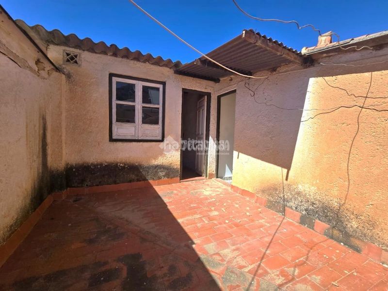 Foto ca2d1ac5-154b-4094-b2f4-1e84fe088b65. Piso  en venta en Lanjarón