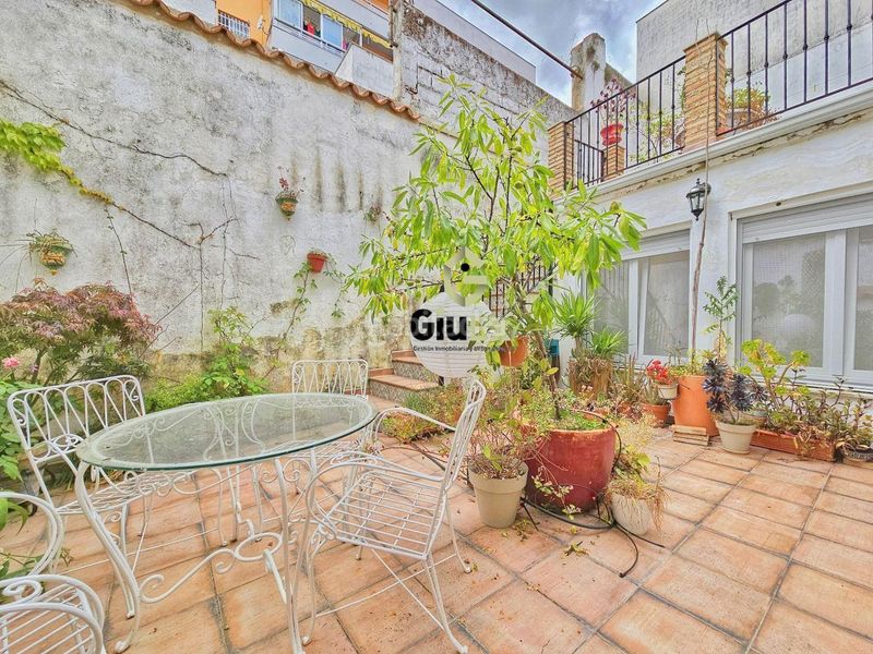 Foto f5ad5bd2-fcb4-4649-9896-3146b348e2a9. Planta baixa amb calefacció a Casco Antiguo Cáceres