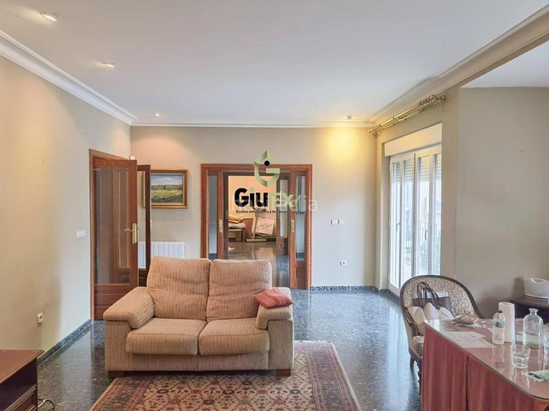 Foto fb4dae1d-cf9b-4395-9d1d-b4cdb0343df0. Pis a Santa Marina Badajoz