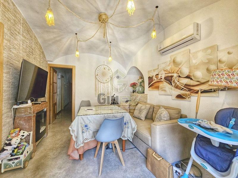 Foto 2c48e383-fecc-49c1-948e-41e6dffe12ac. Casa amb calefacció a Casco Antiguo Cáceres