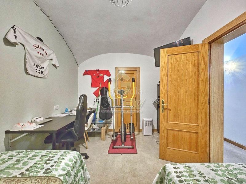 Foto cbcbea8c-adb4-4b6f-b1e9-b1ae5de0cb22. House with heating in Casco Antiguo Cáceres