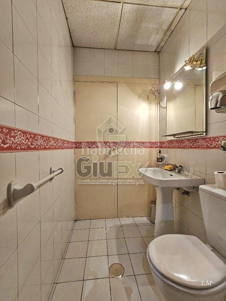 Foto 1638c8ab-a4a3-478c-9383-7ad48323296c. Lloguer local comercial a Centro Cáceres