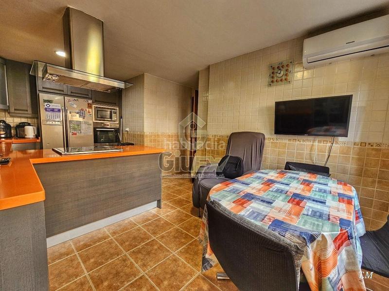 Foto 4ebb9033-2521-42f2-b8cb-26a629e3c08f. Casa amb calefacció aparcament a Montesol - Mejostilla Cáceres
