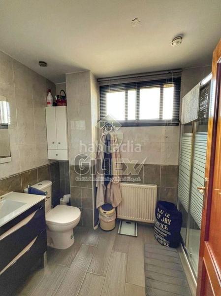 Foto d6b2e82b-bb9e-4ee0-bbb3-4c6c7736d4cd. Casa amb calefacció aparcament a Montesol - Mejostilla Cáceres