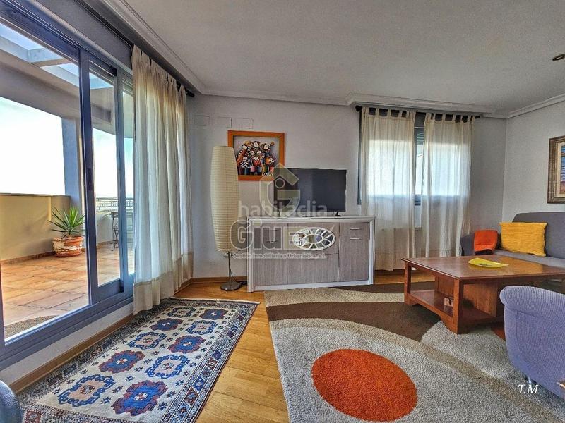 Foto d1a1b688-6eeb-4460-a058-0d2cfad4eb13. Zweistöckige wohnung mit heizung parking in Centro Cáceres