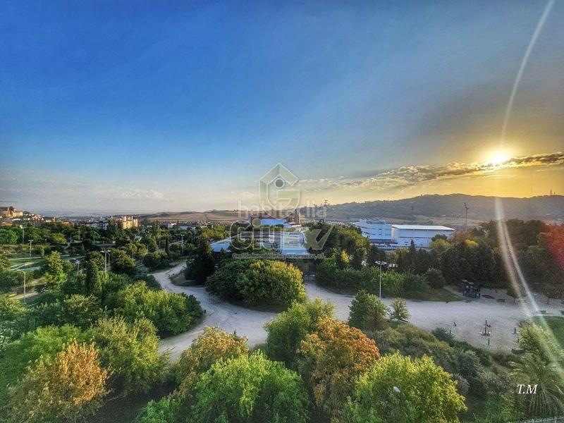 Foto eb0785bc-85d4-48e3-8508-93c28a3bd355. Zweistöckige wohnung mit heizung parking in Centro Cáceres