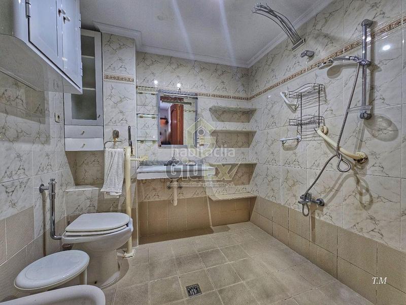 Foto dcd7e91c-c582-45b3-ae31-030a0b4b64e5. Flat with heating parking in Casco Antiguo Cáceres