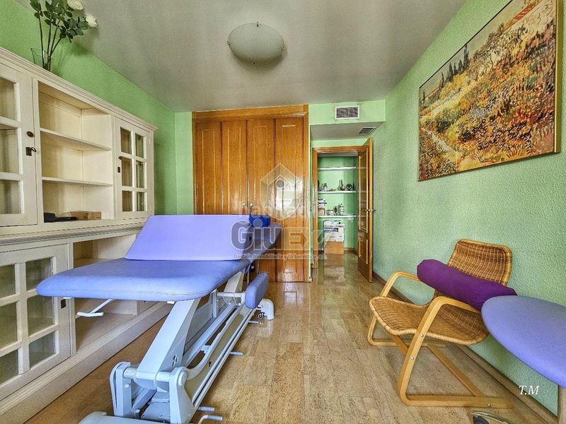 Foto bad6397b-fb62-481f-9742-46030aad1a71. Flat with heating in Centro Cáceres