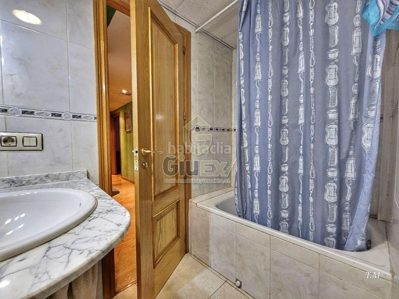 Foto e4d1ef92-ecd2-4508-b2d3-8d88bf8ef337. Flat with heating in Centro Cáceres