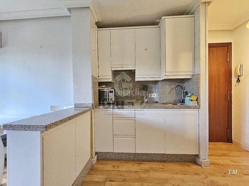 Foto 24b6148b-7a5a-4eeb-8e2c-ec19704ebea5. Apartament amb calefacció aparcament a Casco Antiguo Cáceres