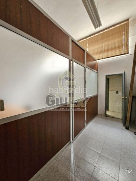 Foto ac908398-861c-46ee-bb23-9aa7b7f1d214. Local comercial en Centro Cáceres