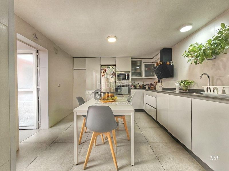 Foto 9578abd6-fa91-49c4-b519-a222703674dc. Planta baja en Casco Antiguo Cáceres