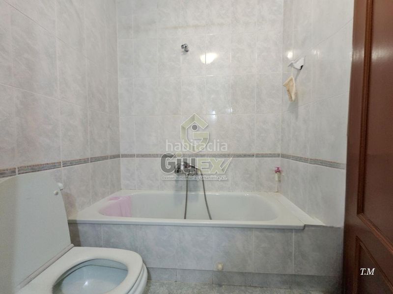 Foto d459eb38-133e-457d-a83c-903208616538. Flat with heating in Centro Cáceres