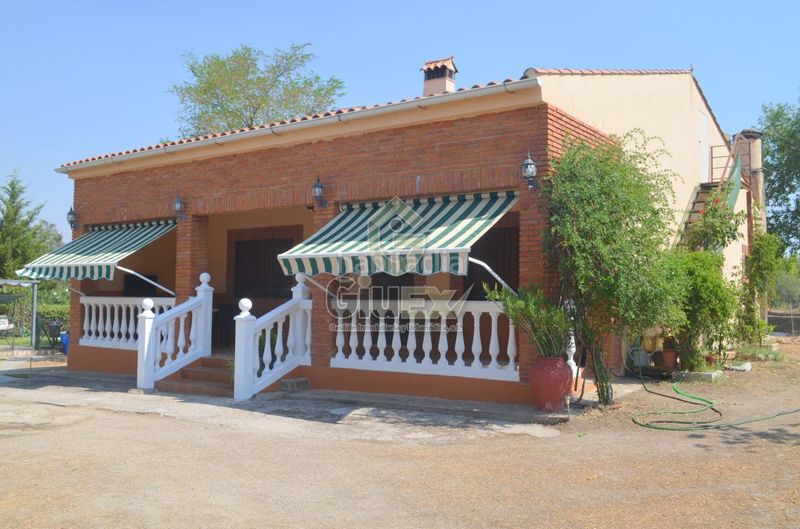 Foto af08dfaa-2dbc-4d58-a1d5-9eb63981a428. Casa amb calefacció aparcament a Arroyo de la Luz