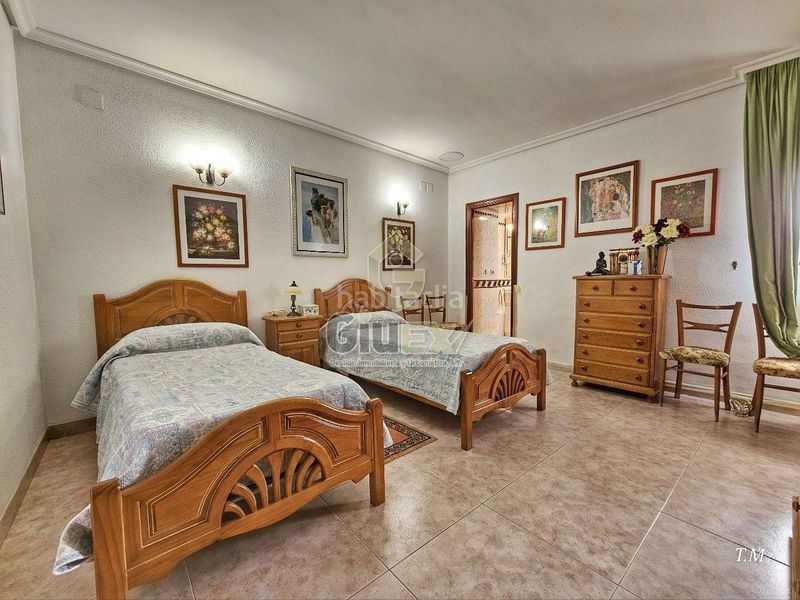 Foto 361b7a03-9bbb-4759-8d7d-85a310e9751f. Casa amb calefacció aparcament a Casco Antiguo Cáceres