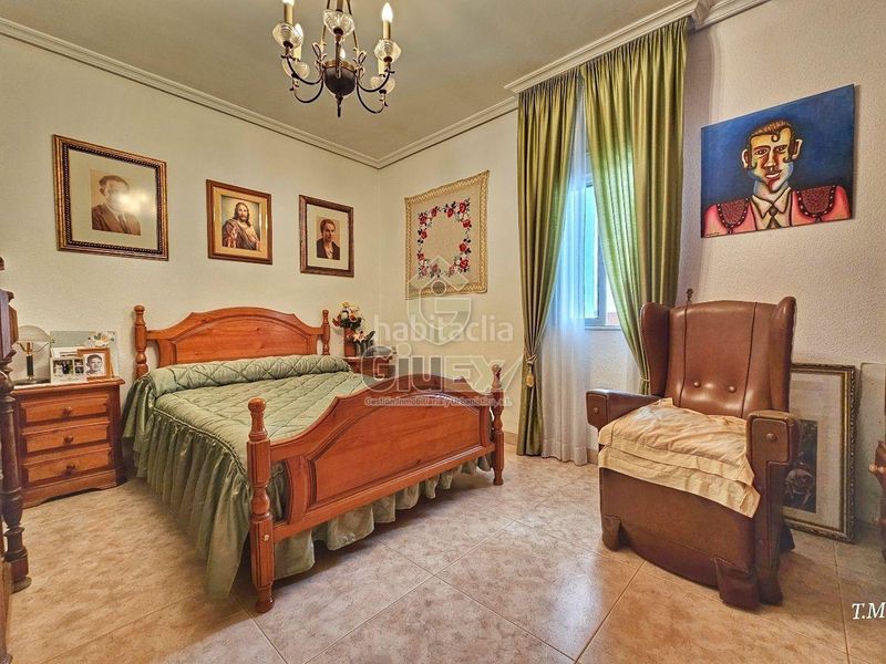 Foto f2adf83d-f2a1-4838-a4ca-5e7d99cabbe6. Casa amb calefacció aparcament a Casco Antiguo Cáceres