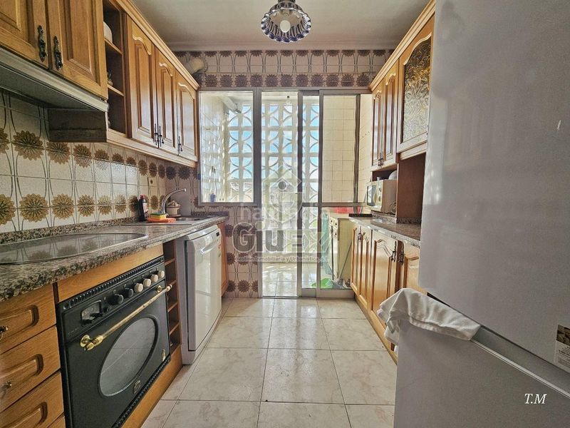 Foto b963ecfe-59e9-4473-9cda-ec64baf00b58. Rent flat with heating parking in Centro Cáceres