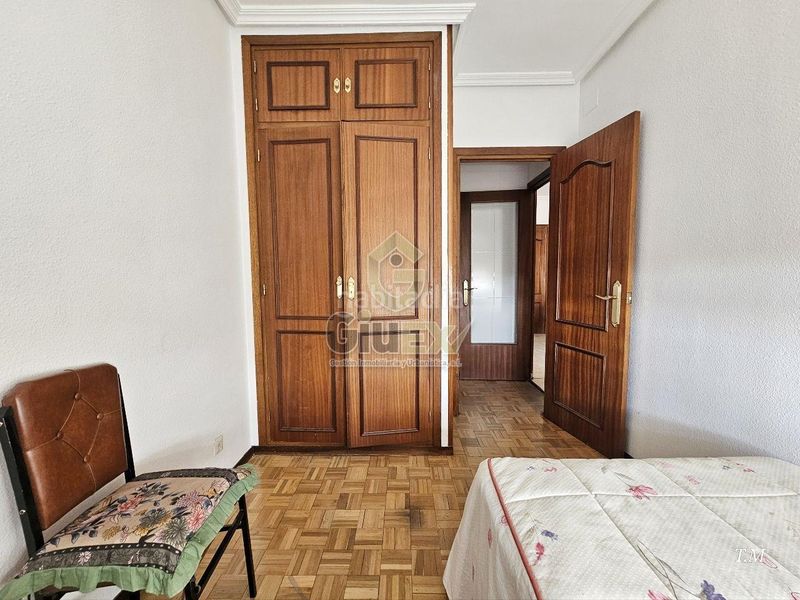 Foto e31a2f24-a864-4ae6-ba86-786f584b71ab. Rent flat with heating parking in Centro Cáceres