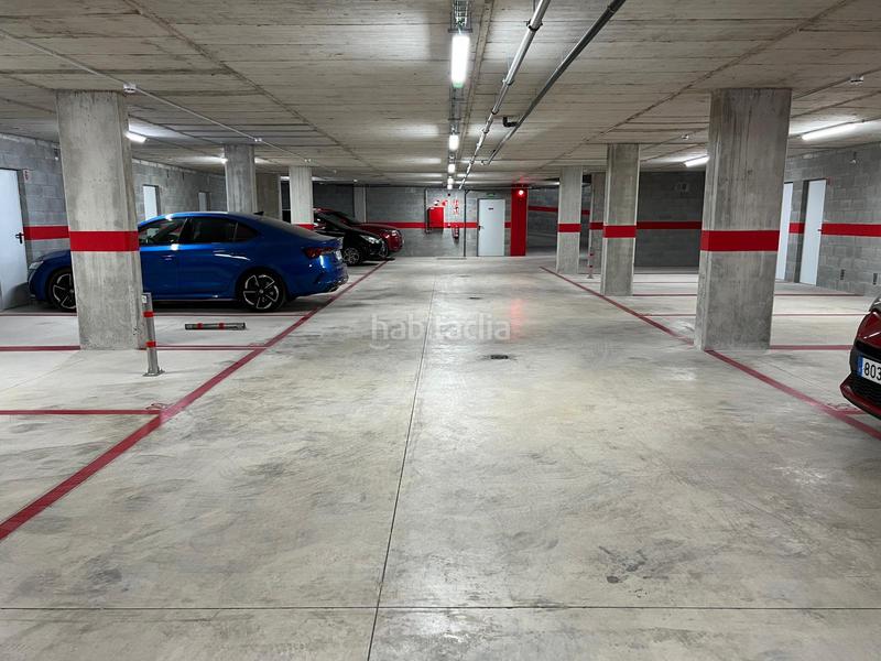 Foto b38e05ea-e6e7-478d-94f0-8f5bbea9adf3. Parking coche plazas de parking en la planta -1 y -2 en Barcelona