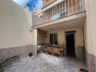 Maison  Carrer de ramon batlle. Espectacular casa en carrer ramon batlle con terraza, patio y tr