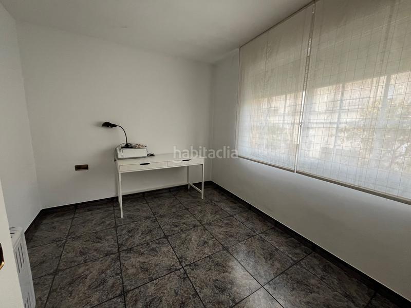 Foto 3542bfb5-200f-42f9-b631-37d8d6f5486b. Casa espectacular casa en carrer ramon batlle con terraza, patio y tres balcones, en Barcelona