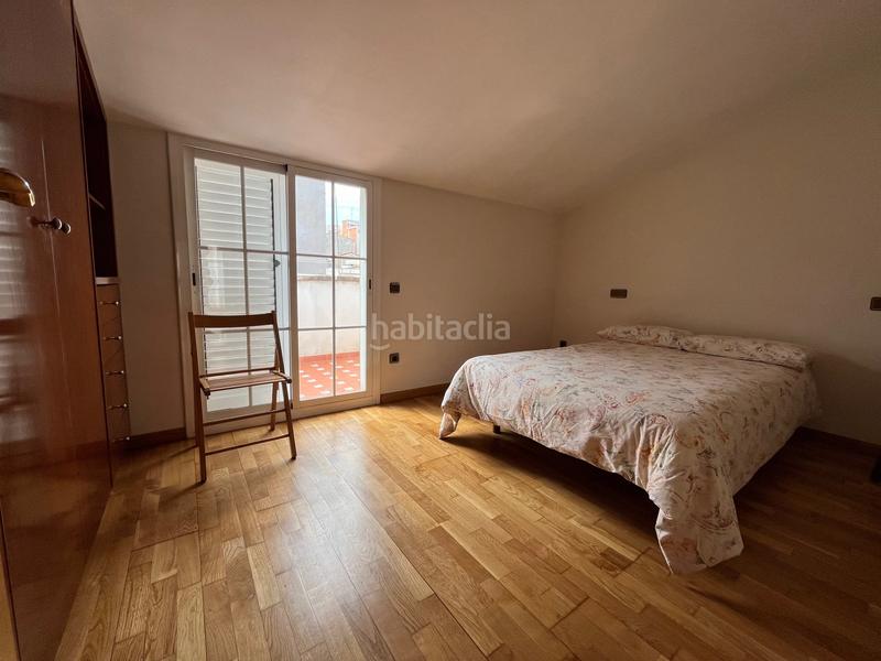 Foto a67a4563-0d73-4a4a-86f3-dafd4eb5da49. Casa espectacular casa en carrer ramon batlle con terraza, patio y tres balcones, en Barcelona