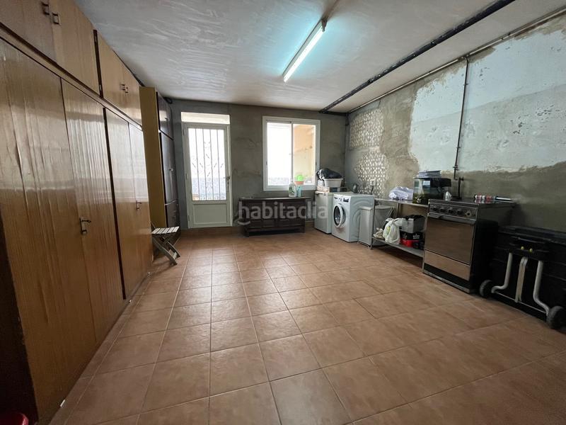 Foto d2f8a418-9c60-4936-9b31-a07f1e8733d7. Casa espectacular casa en carrer ramon batlle con terraza, patio y tres balcones, en Barcelona