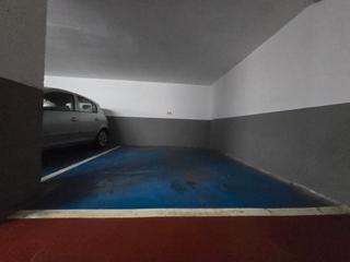Parking coche  Carrer del clot. Parking grande en finca de obra vista (1987)