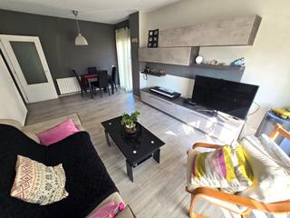 Pis  Carrer d'orist. Piso de 81m tiles + terraza de 48m + parking de 11,06m. finc