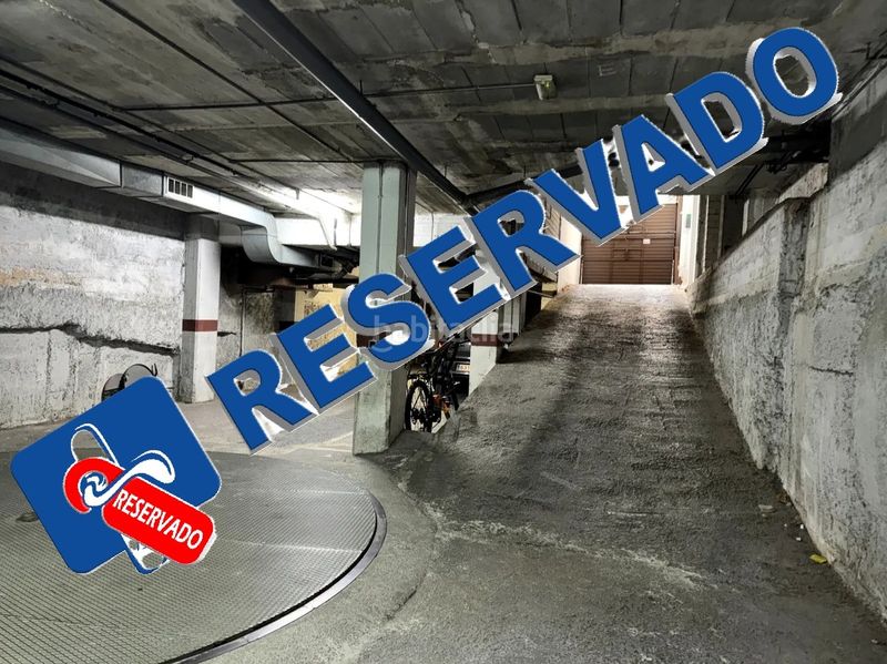 Foto a41cb38b-15a5-485c-933b-551a6eb4eace. Aparcament cotxe a El Camp de l´Arpa del Clot Barcelona