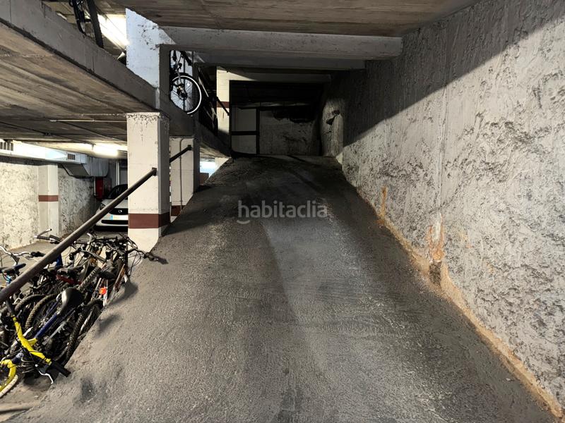 Foto d06a9e61-cfc4-4a2a-b197-9ca8a7ae283b. Parking coche parquin grande. planta menos dos. puerta automática. acceso por rampa o escalera exterior. en Barcelona