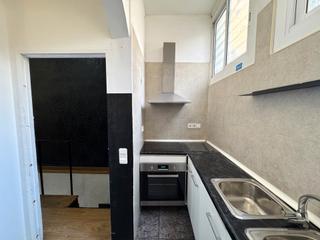 Local commercial  Carrer de rossend nobas. Local con posibilidad de cambio de uso en el corazon del clot