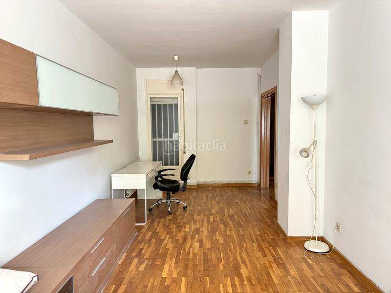 Foto 0c2d9b0d-5b4d-44c3-acd9-d73e83245593. Piso  en zona muy bien conectada - El Clot- parking opcional 12.000€ adicionales en Barcelona