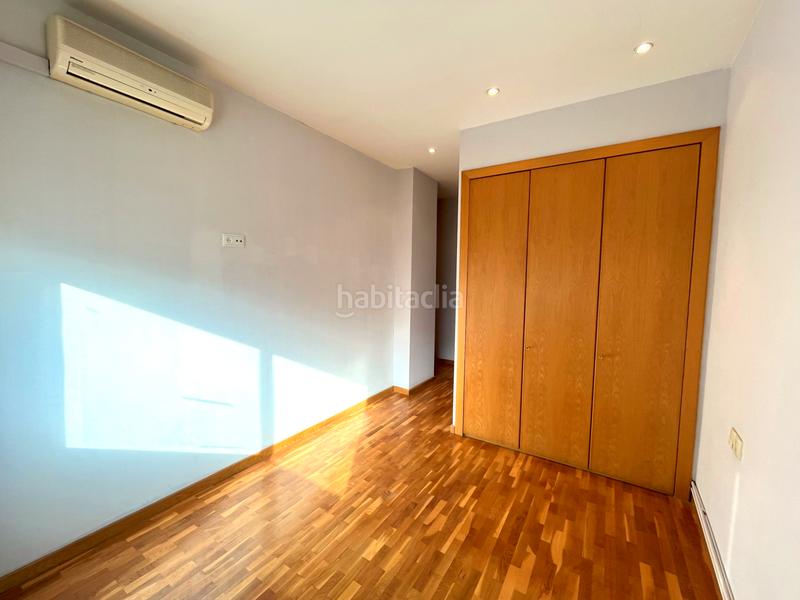 Foto 1d37edcf-aca3-4fad-9777-f27faddd83c7. Piso  en zona muy bien conectada - El Clot- parking opcional 12.000€ adicionales en Barcelona