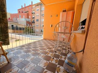 Etagenwohnung  Carrer del vallès. ¡espectacular piso con balcón en calle valles!