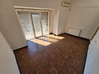 Piso  Carrer de mallorca. Planta 7 con ascensor, exterior orientado mar con mucho sol.
