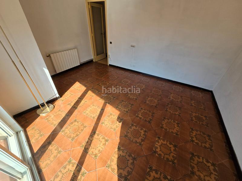 Foto 98aacd50-212e-40f0-921d-0489857118a9. Pis amb calefacció a El Camp de l´Arpa del Clot Barcelona