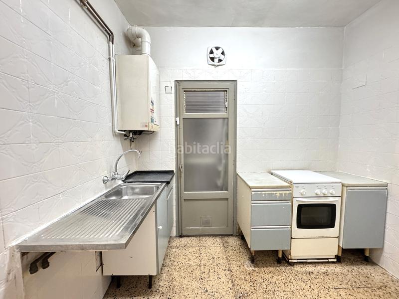 Foto f7521ce1-5a42-44ab-9383-622a1fc94026. Pis amb calefacció a El Camp de l´Arpa del Clot Barcelona