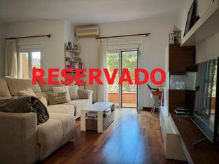 Pis  Carrer de can ros. Piso reformado con 2 habitaciones y amplio salon con salida a te