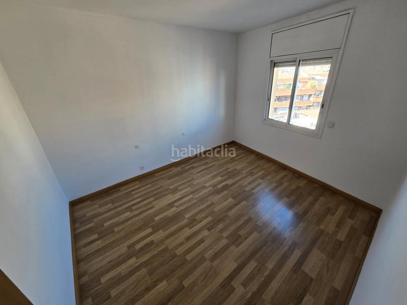 Foto fe6f6ab6-c1d5-48d9-bc61-3fc1b932d28f. Piso en El Camp de l´Arpa del Clot Barcelona