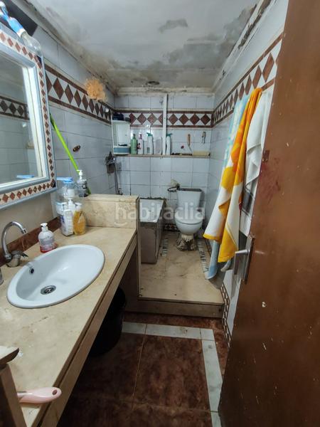 Foto 3639e0e5-9c1c-42be-abbc-222ff28e2573. Casa  interior para reformar en Santa Rosa Santa Coloma de Gramenet