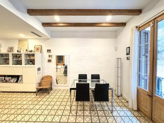 Appartement  Carrer de rafael capdevila. Piso completamente reformado, junto al metro de clot.