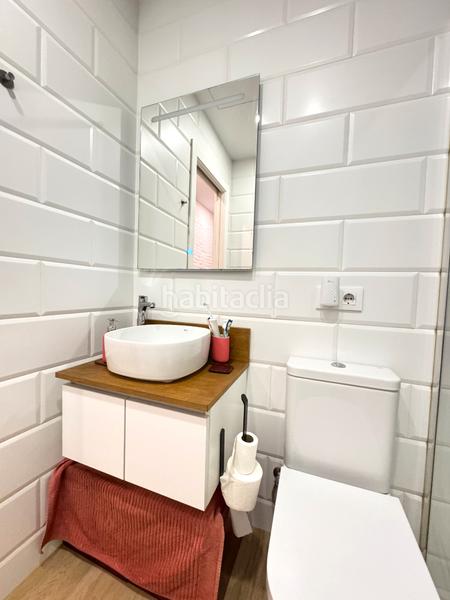 Foto 2ff0fb60-ecec-49a8-9176-d45cda716205. Piso  completamente reformado, junto al metro de clot. en Barcelona