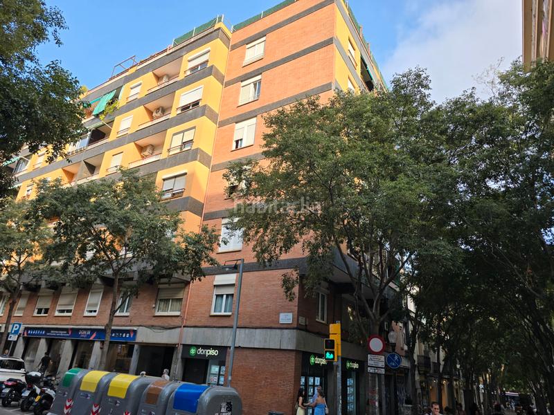 Foto 09fe7371-5cb5-479a-a32f-13256bfa8dce. Piso finca de obra vista, junto a calle rogent. en Barcelona