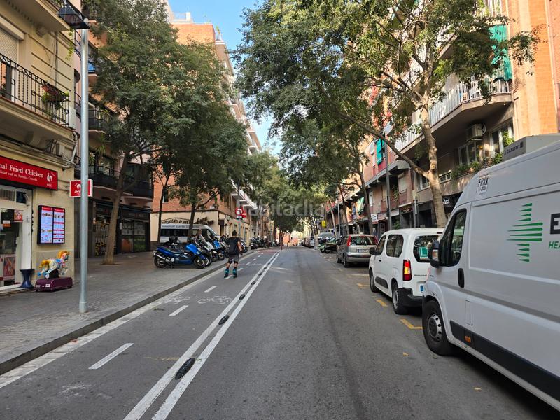 Foto 3c7b5817-d9ba-4a68-bc4b-eb7015326803. Piso finca de obra vista, junto a calle rogent. en Barcelona