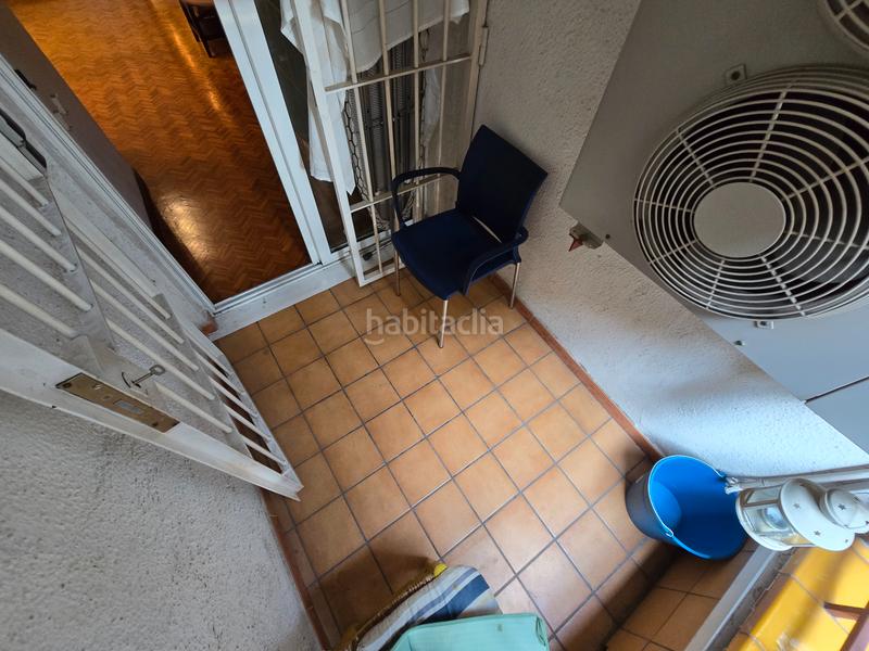 Foto e41a31c5-7ea9-4075-93c2-3726dae3e1c4. Piso finca de obra vista, junto a calle rogent. en Barcelona