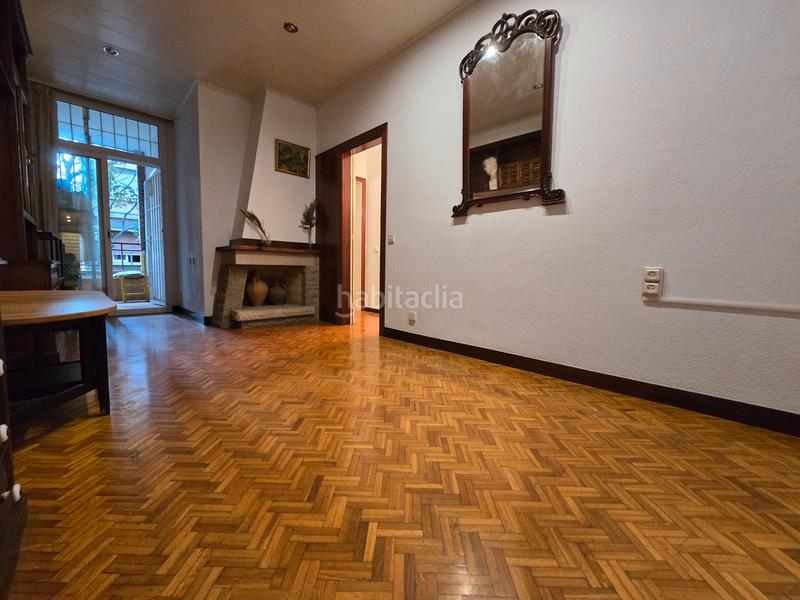 Foto fdf5ece3-07e8-45b5-ab5e-9a8fa15ad988. Piso finca de obra vista, junto a calle rogent. en Barcelona